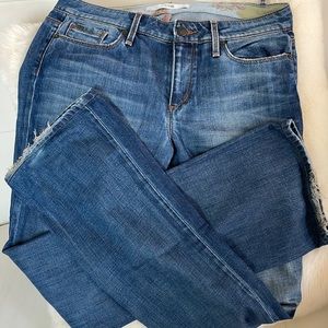 Joe’s Jeans size 28. “Muse” fit. Wide leg.